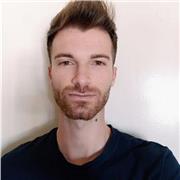 El profe Mario ayuda con los deberes y los exámenes de alumnos y alumnas de Primaria